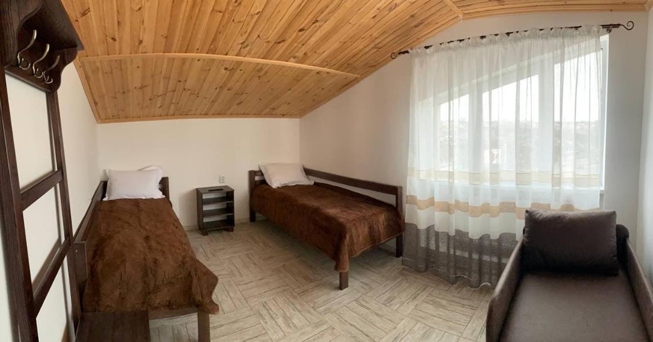 Family Люкс Aparthotel Kamjanets-Podilskyj Exteriör bild