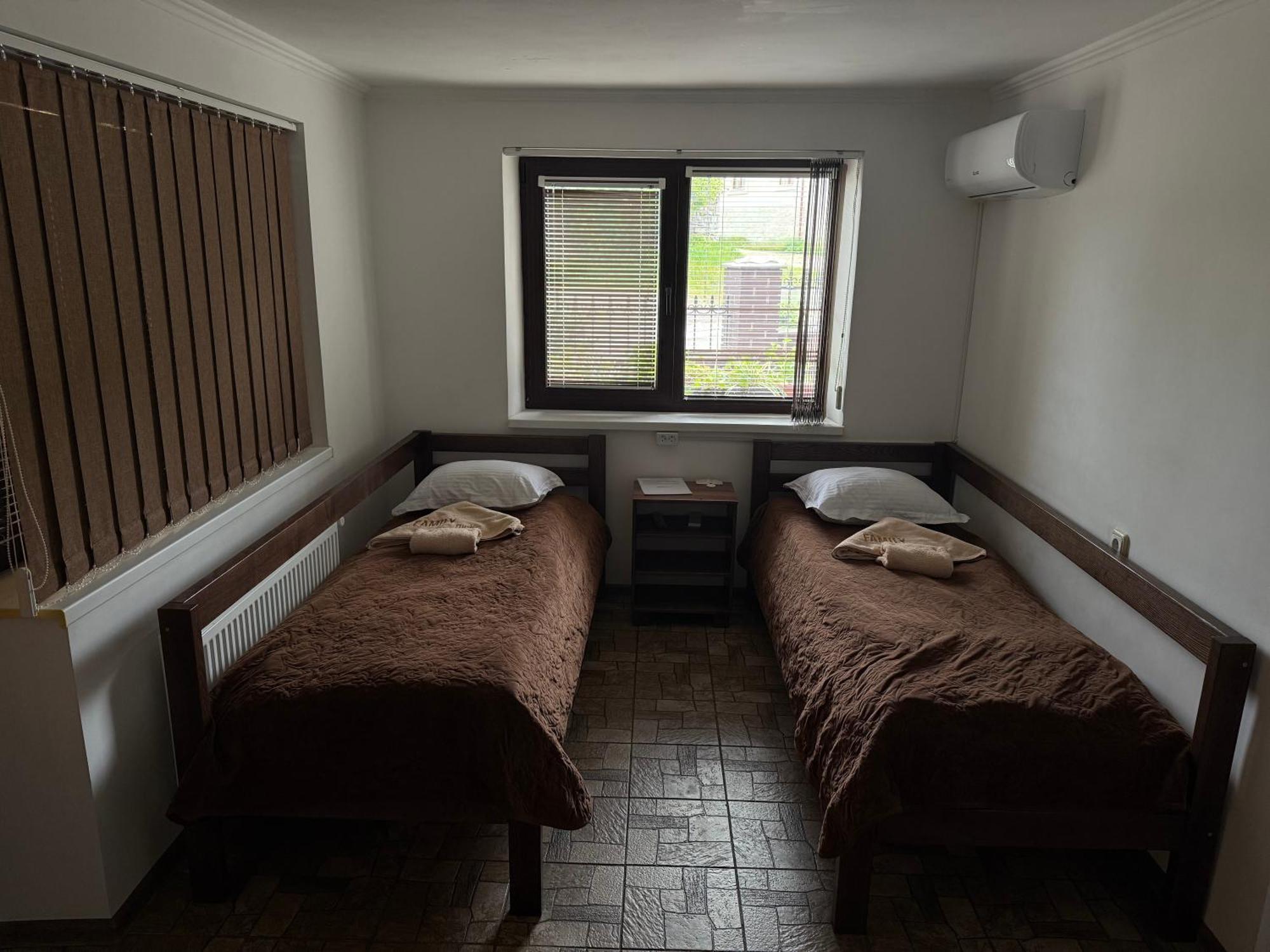 Family Люкс Aparthotel Kamjanets-Podilskyj Exteriör bild